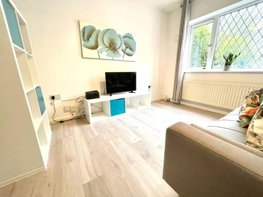 Serene And Cozy 1-Bedroom House With Parking Кембридж Экстерьер фото