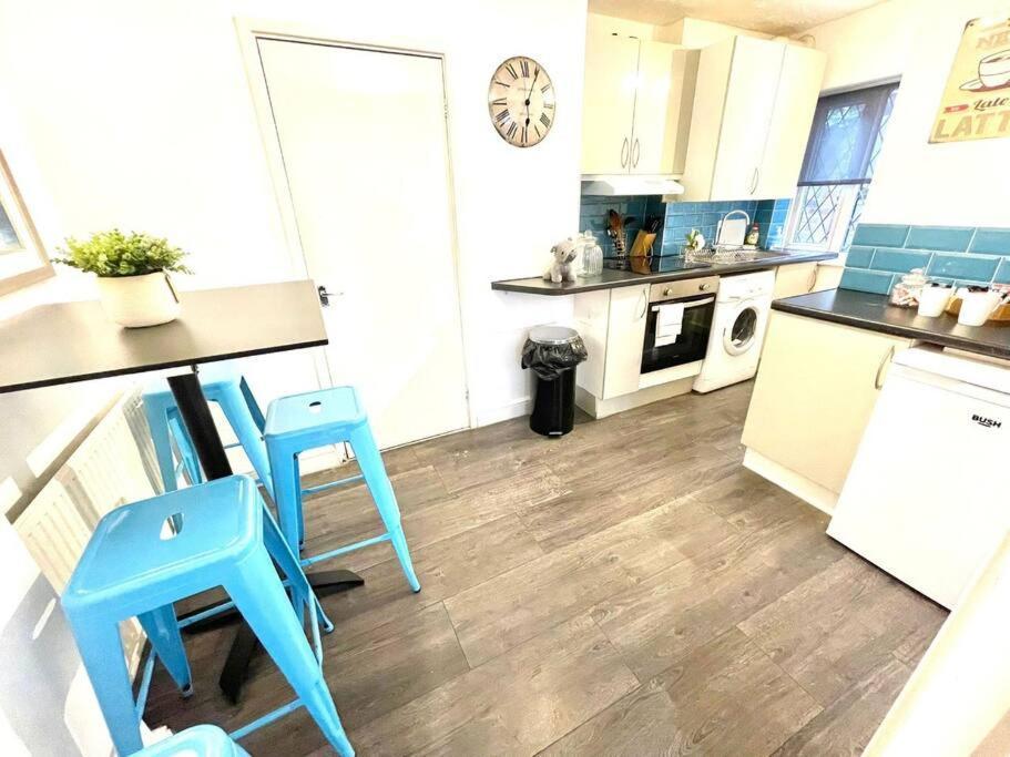Serene And Cozy 1-Bedroom House With Parking Кембридж Экстерьер фото
